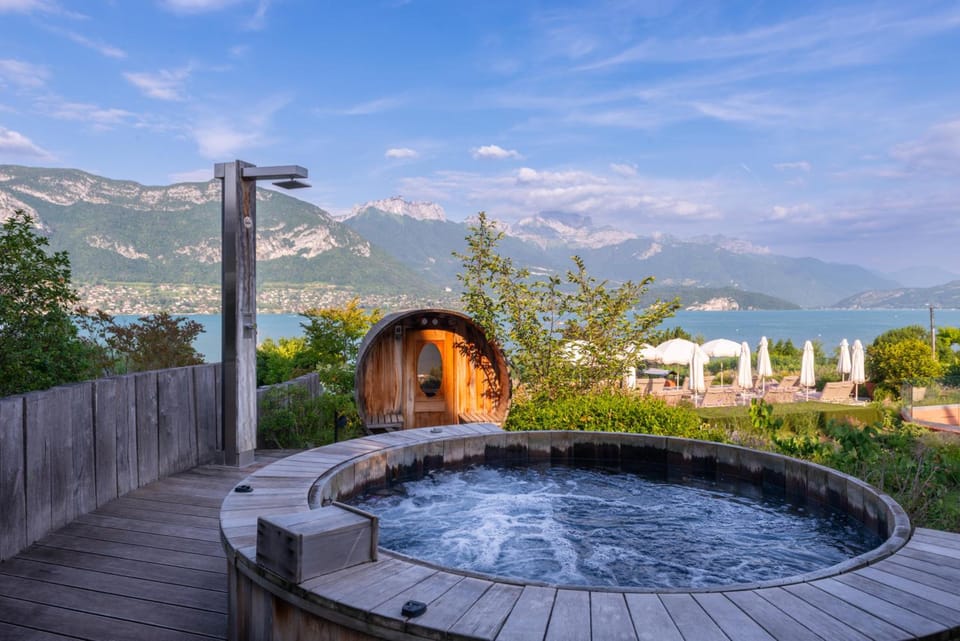 Hot tub