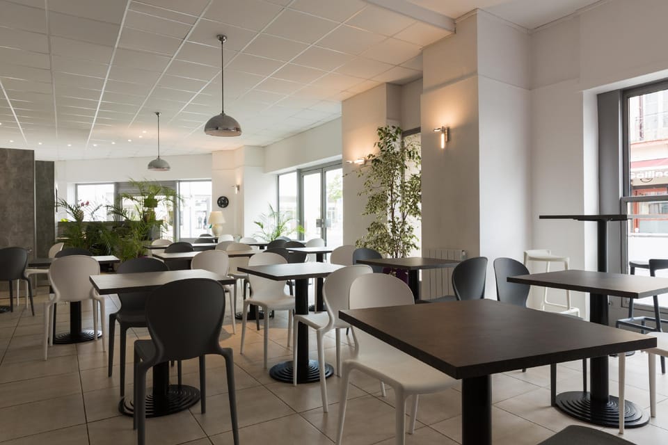 Hôtel Nevers Centre Gare Hotel in Bourgogne-Franche-Comté