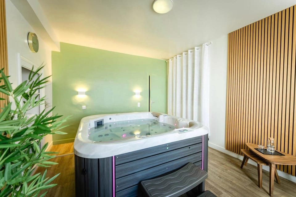 The Originals Boutique, Hôtel Normandie, Auxerre Hotel in Bourgogne-Franche-Comté