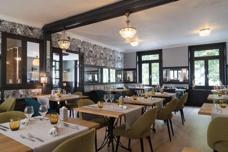 The Originals Boutique, Hôtel La Colonne de Bronze, Saint-Valéry-sur-Somme Hotel in Hauts-de-France
