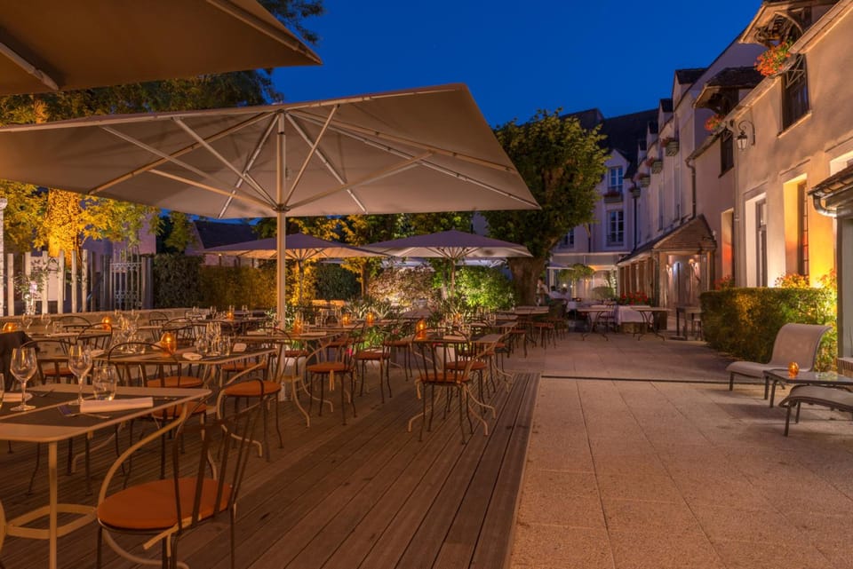 Hôtel Aux Vieux Remparts Hotel in Île-de-France