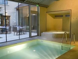 Hôtel Aux Vieux Remparts Hotel in Île-de-France