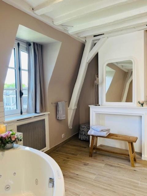 Hôtel Saint-Laurent, The Originals Relais Hotel in Île-de-France