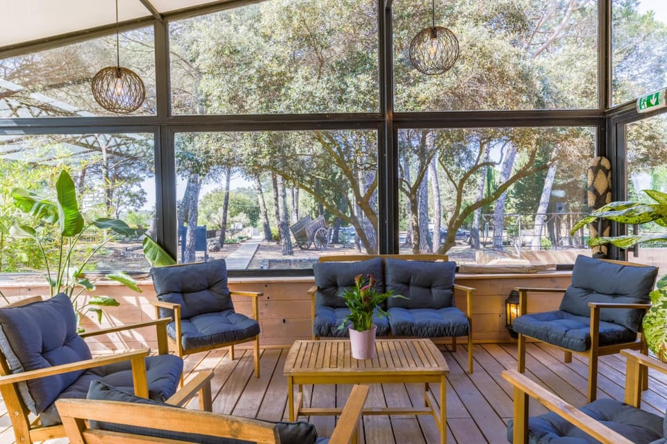 La Villa Vicha, The Originals Relais Hotel in Aubais