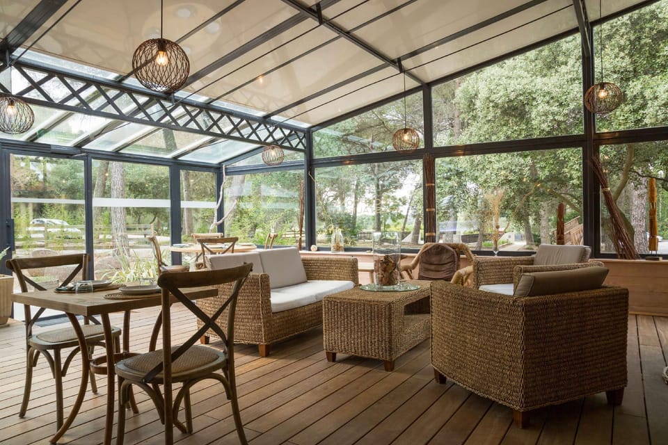 La Villa Vicha, The Originals Relais Hotel in Aubais