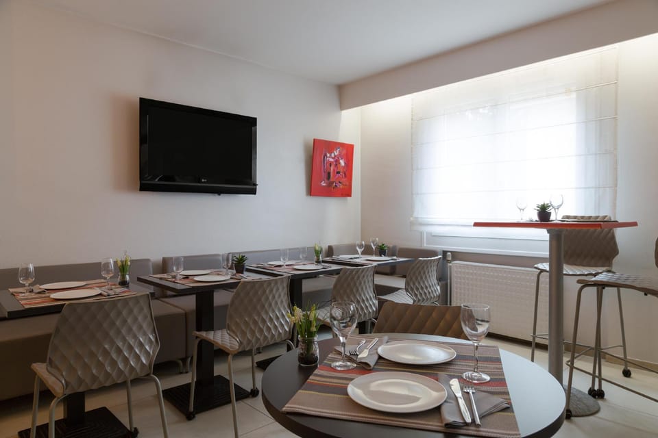 The Originals City, Hôtel Dau Ly, Lyon Est Hotel in Auvergne-Rhône-Alpes