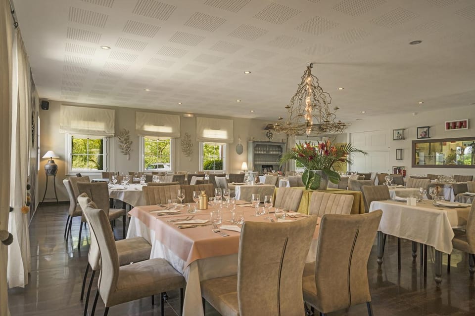 The Originals Boutique, Hôtel Le Pillebois, Bourg-en-Bresse Nord Hotel in Bourgogne-Franche-Comté
