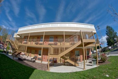 Put-in-Bay Victory Station Hotel in South Bass Island