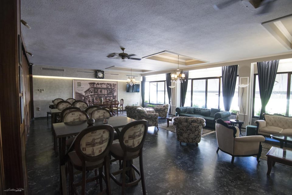 Shared lounge/TV area