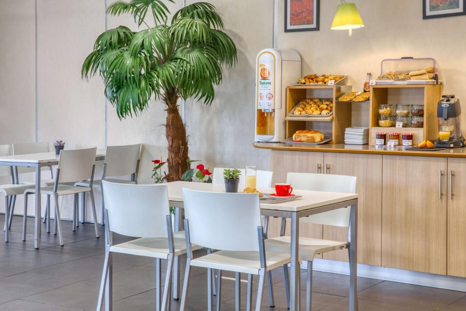 Sure Hotel by Best Western Nantes Saint-Herblain Hotel in Saint-Herblain