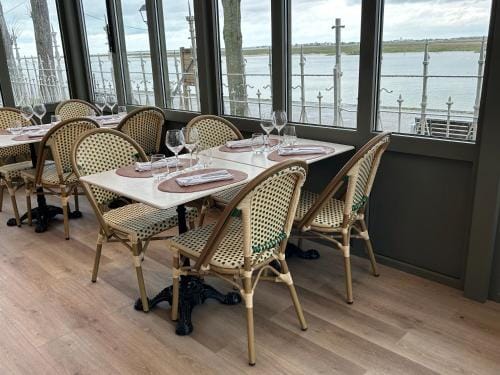 Logis Hotel- Restaurant Le Relais Guillaume de Normandy Hotel in Hauts-de-France
