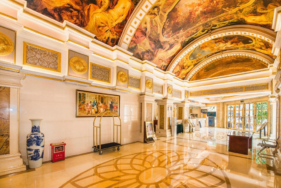 Vienna Hotel Foshan Zumiao Metro Station Hotel in Guangzhou