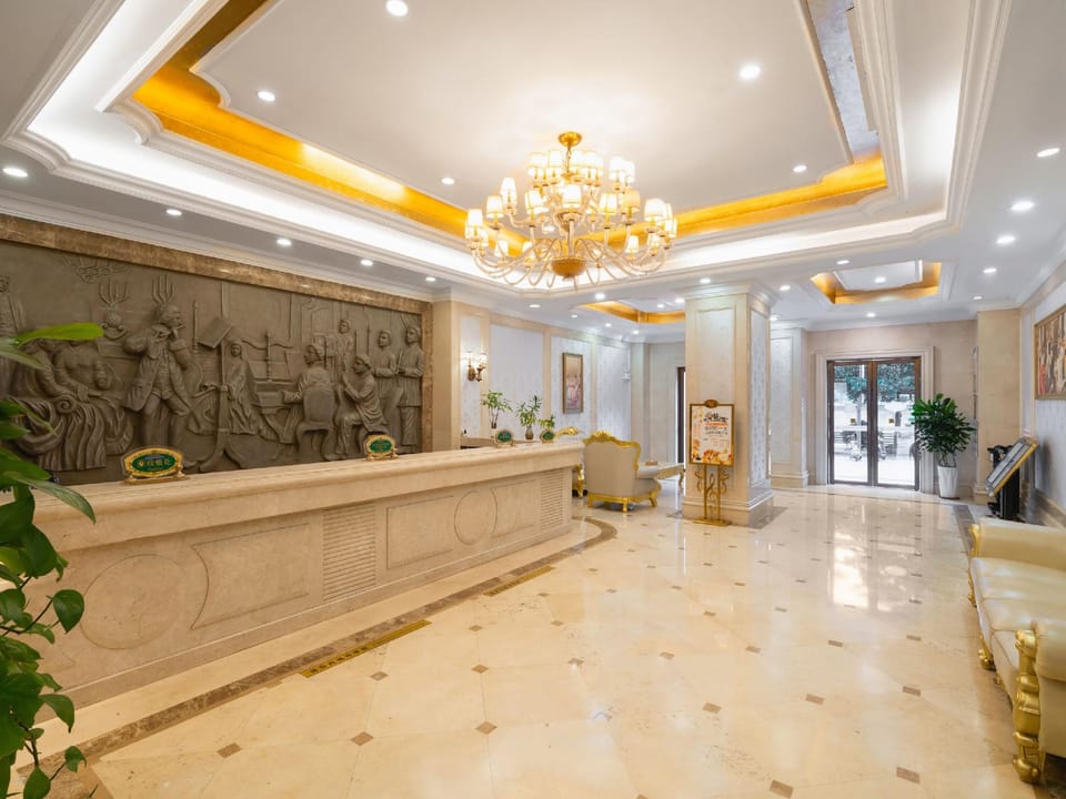 Vienna Hotel Guangzhou South High-Speed Railway Station Hotel in Guangzhou