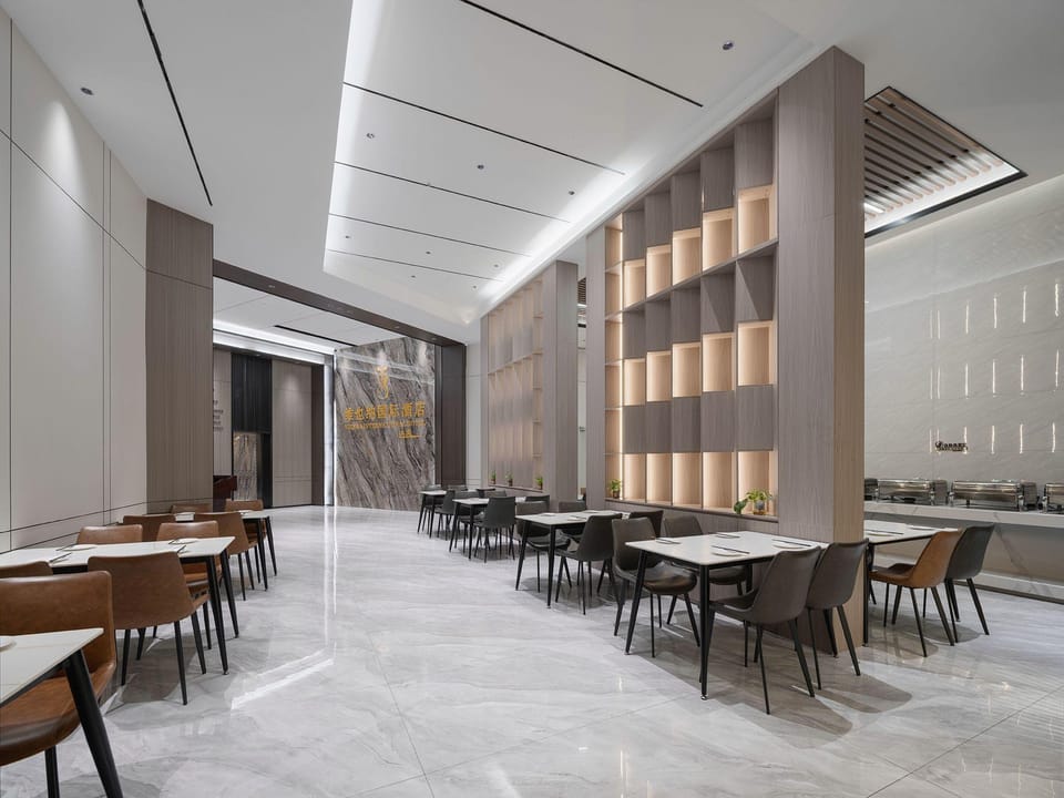 Vienna International Hotel Huizhou South Railway Station Hotel in Shenzhen