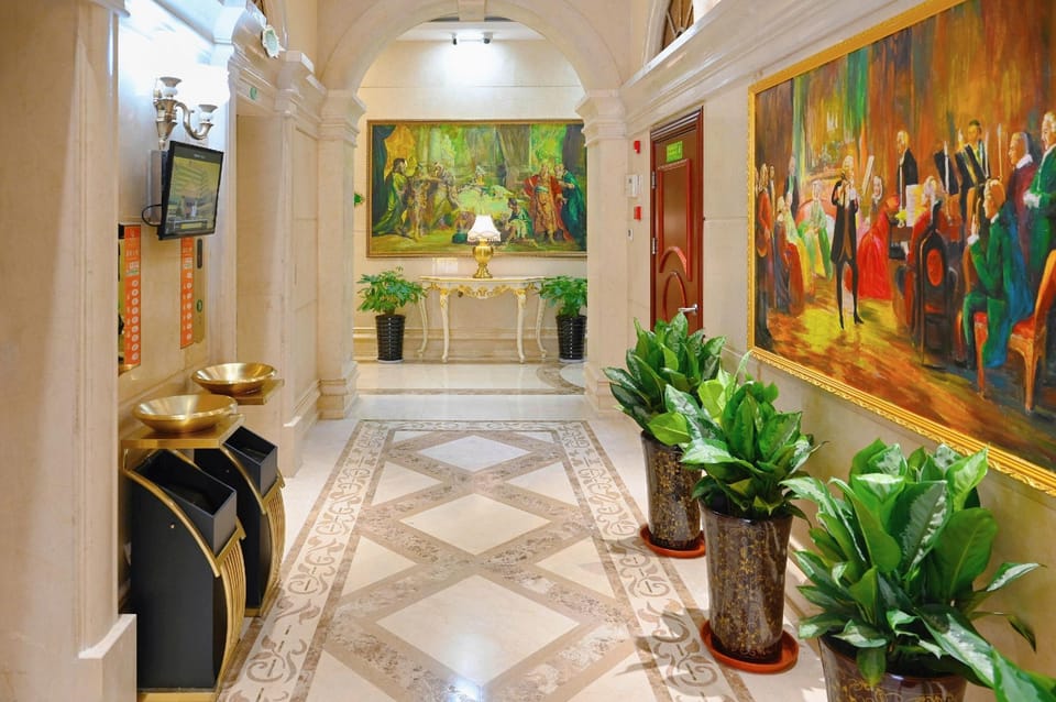 Vienna Hotel Shanghai Songjiang Happy Valley Hotel in Shanghai