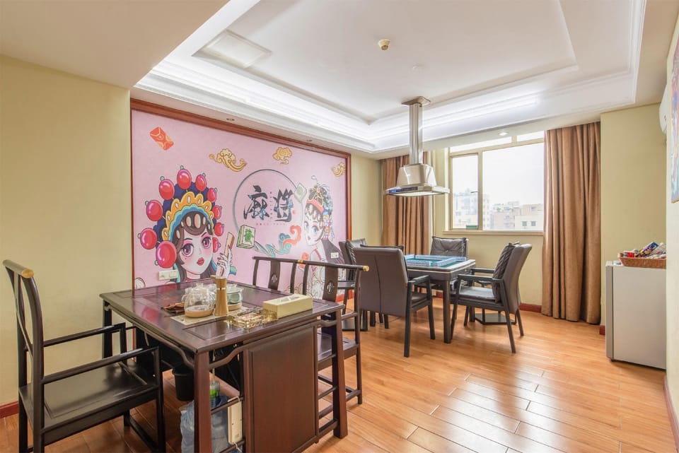 Vienna Hotel Foshan Jihua Road Zhangchai Metro Station Hotel in Guangzhou