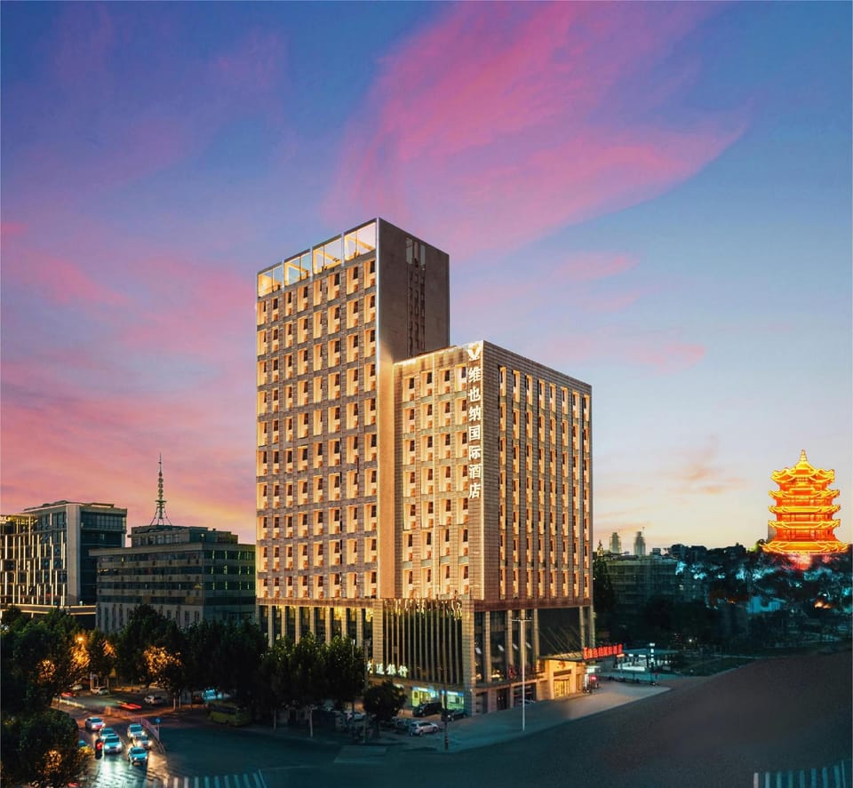 Vienna International Hotel Wuhan Huanghelou Pengliuyang Metro Station Hotel in Wuhan