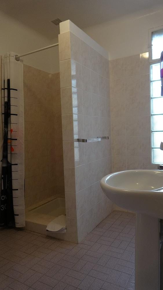 Hotel Charles Hotel in Vidauban