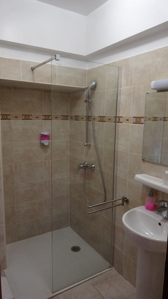 Hotel Charles Hotel in Vidauban