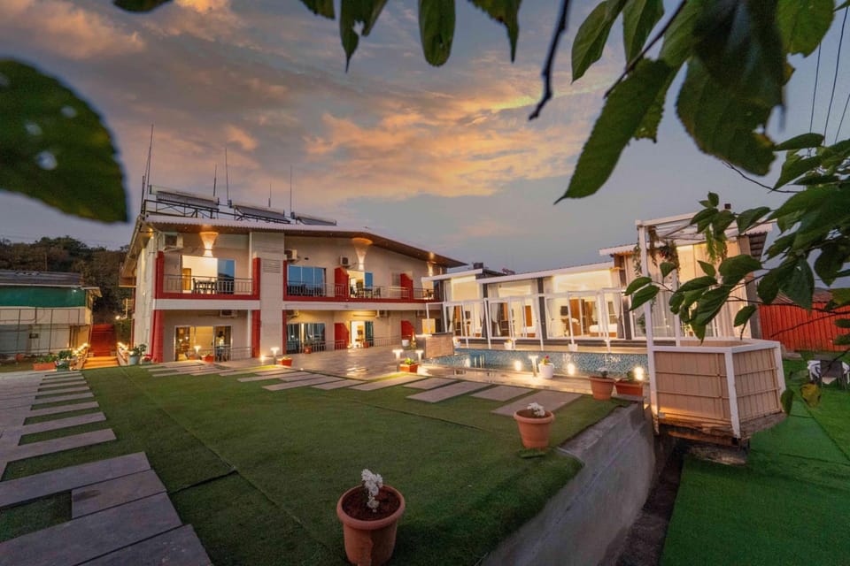 Treebo Winter Town Venna Lake With Swimming Pool Hotel in Mahabaleshwar