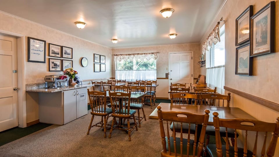 Baugh Motel, SureStay Collection by Best Western Hotel in Logan