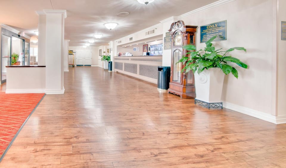 Ramada by Wyndham Metairie New Orleans Airport Hotel in Metairie