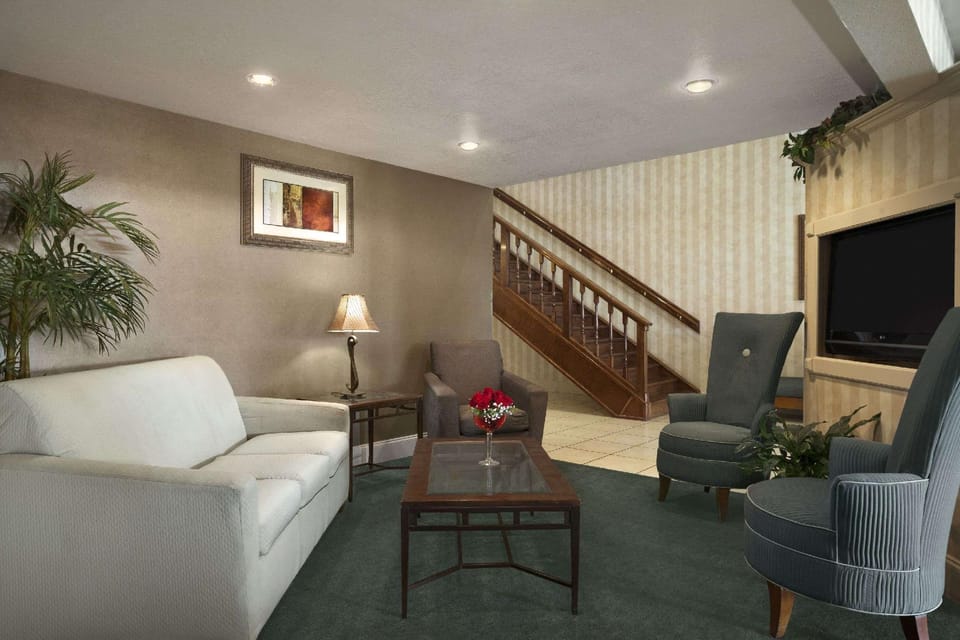 Ramada by Wyndham Del Rio Hotel in Del Rio