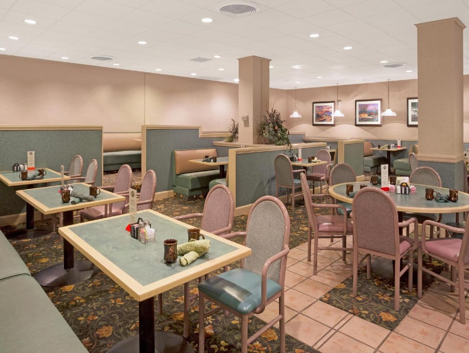 Ramada by Wyndham Reno Hotel and Casino Hotel in Reno