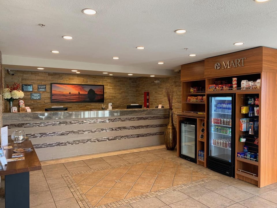 Ramada by Wyndham Portland Hotel in Portland