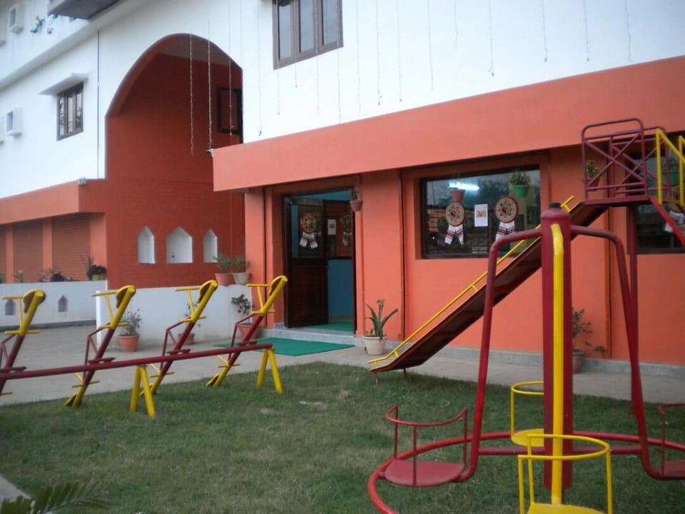 Rains Inn Eco-Hotel Inn in India