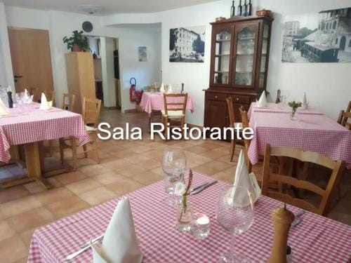 MOUNTAIN HOTEL Osteria di MONTAGNA La Peonia Monte Generoso Hotel in Canton of Ticino