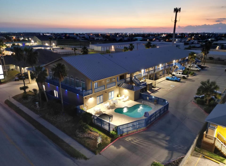 Alister Square Inn Motel in Port Aransas
