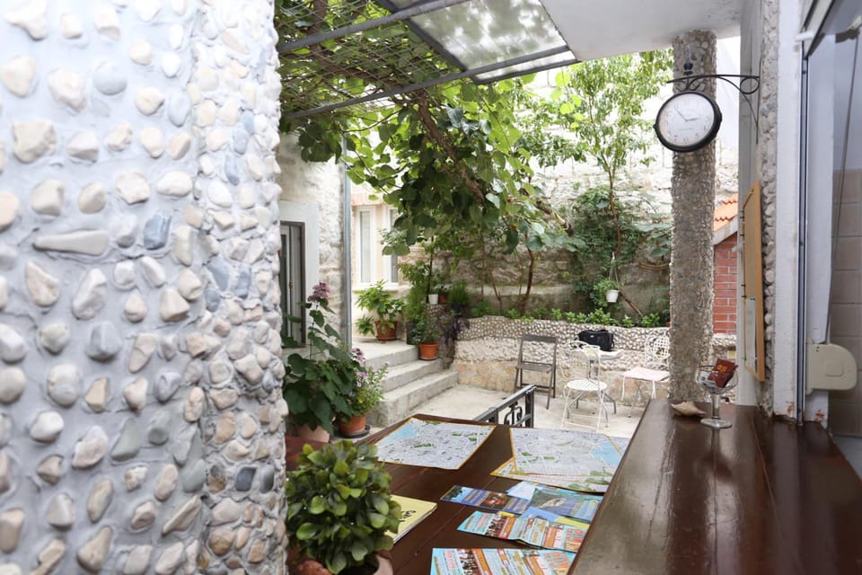Apartments Nikolla Hotel in Split