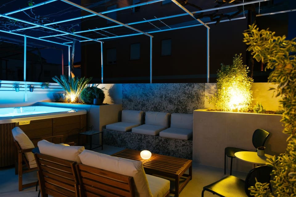 Apartments Toni Hotel in Split