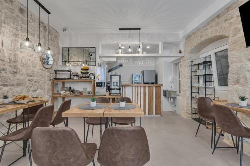 Luxury Rooms Palace B&B Hotel in Makarska