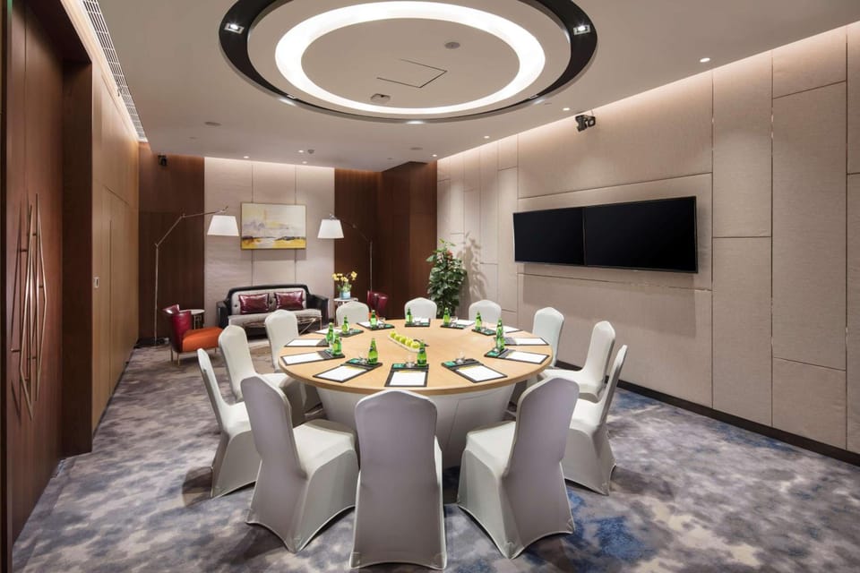 Hilton Garden Inn Shanghai Hongqiao NECC Hotel in Shanghai
