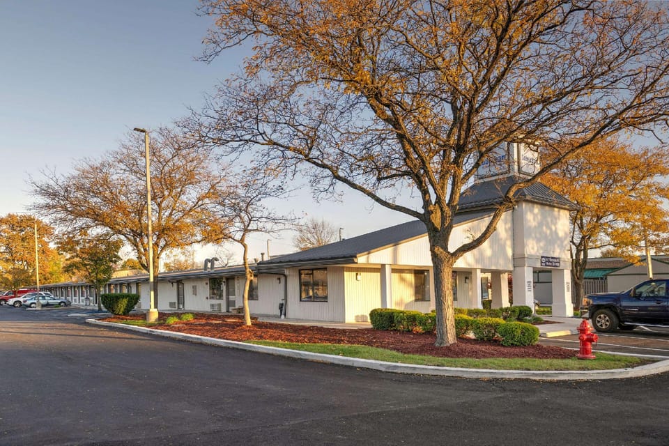 Suburban Studios Mentor - Cleveland Northeast Hotel in Willoughby