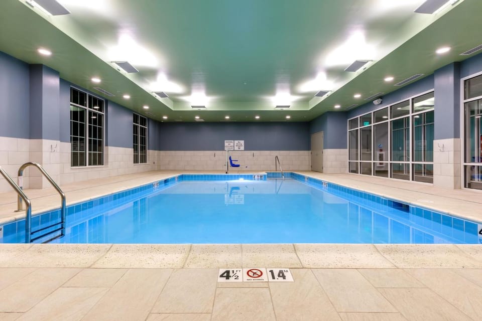 Holiday Inn Express & Suites Sturbridge By IHG Hotel in Southbridge
