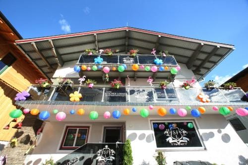 Mara's Little Boutique Sleepover - Budget Holiday Home Hotel in Piesendorf