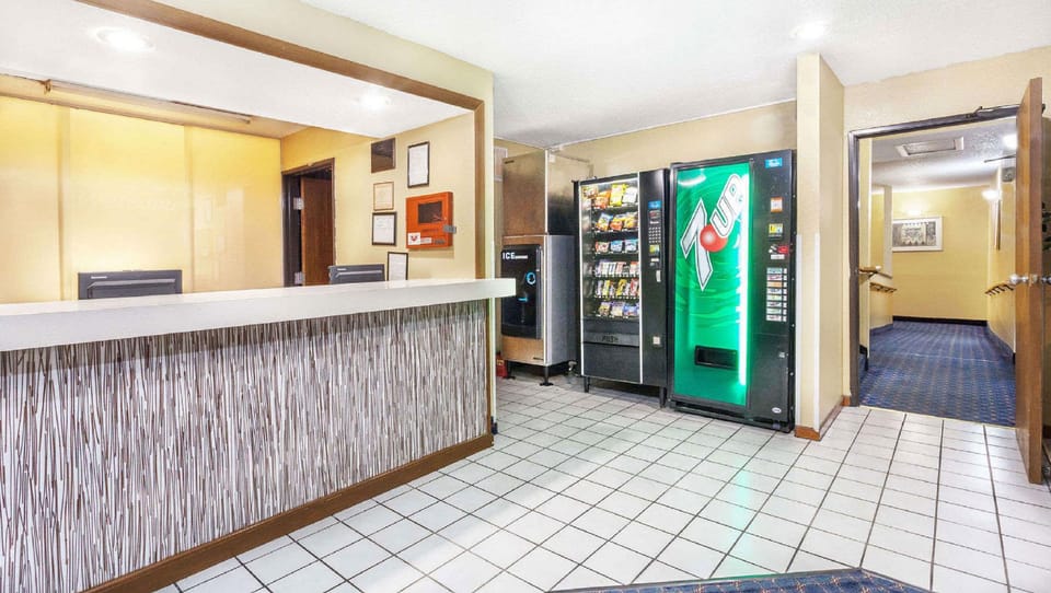 Magnuson Hotel Fort Wayne North - Coliseum Hotel in Fort Wayne