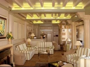 Le Vieux Castillon Hotel in Provence-Alpes-Côte d'Azur