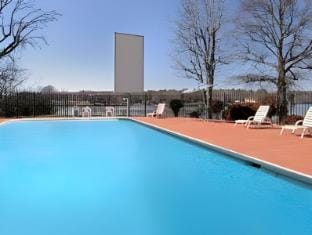 Lake View Inn & Suites Motel in Alabama