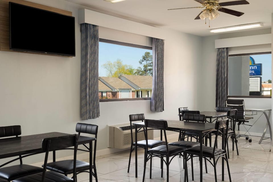 Days Inn & Suites by Wyndham Byram Hotel in Mississippi