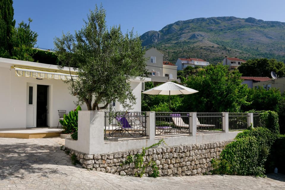 Apartments Karol&Mara Hotel in Mlini
