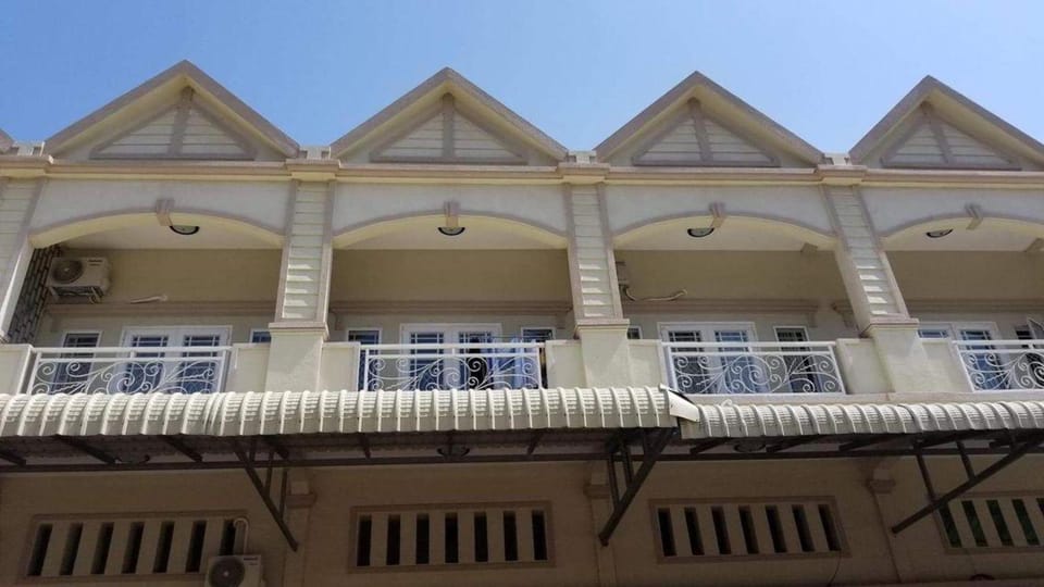 Guesthouse Sagami Cambodia - Hostel Hotel in Phnom Penh Province