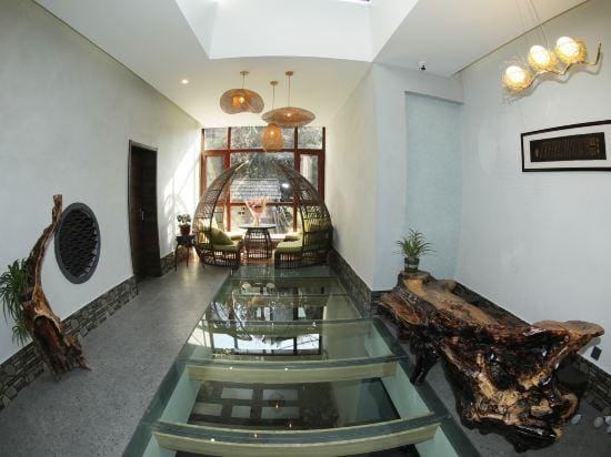 Huijuyitang Guesthouse Hotel in China