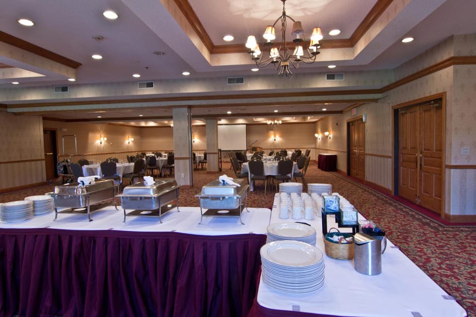 Coshocton Village Inn & Suites Hotel in Ohio