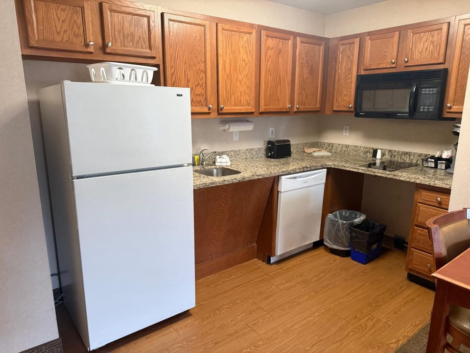 Smart Suites, an Ascend Collection Hotel Hotel in Shelburne