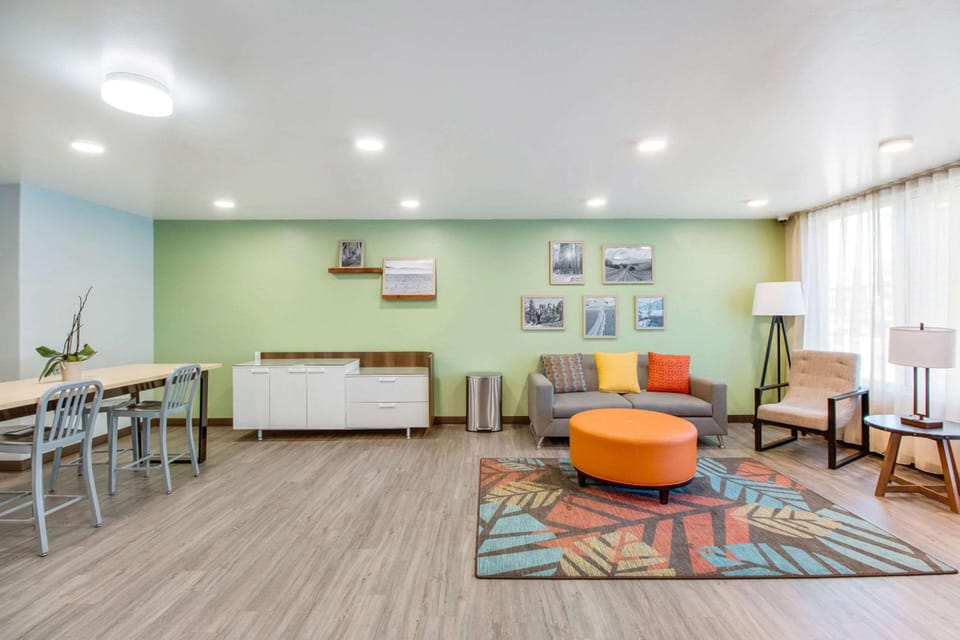 WoodSpring Suites Bakersfield Airport Hotel in Bakersfield