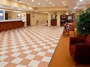 Wingate by Wyndham Newell Hotel in Ohio